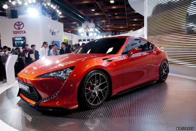 分享一些大家比較有興趣的車與車模- 2012台北車展