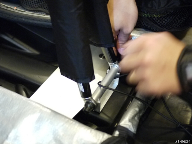 [安裝教學]  豪華級的自行車行李箱Biknd Helium，長途旅行必備。