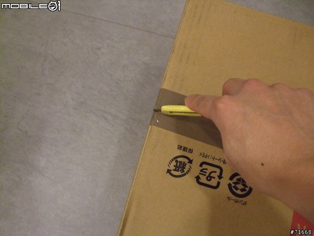 三菱氣旋式吸塵器TC-ZXA20STW-R試用心得(12/23補充粘塵滾筒圖片)