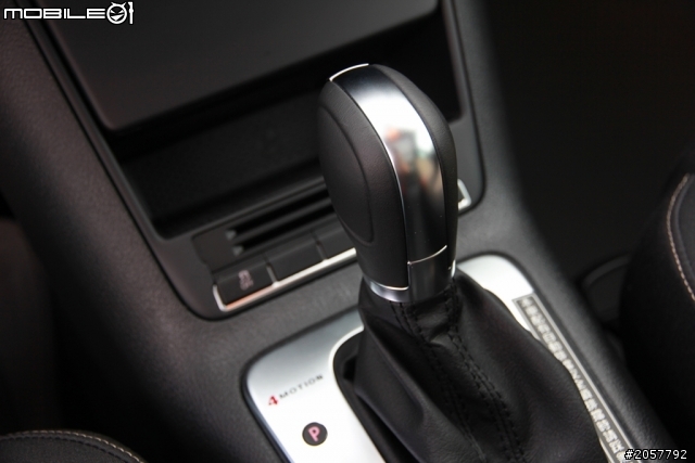 (開箱了) 2012 TIGUAN TSI S&S 天窗+多功能方向盤+倒車顯影+遠光燈輔助系統+米黑內裝....一次呈現]