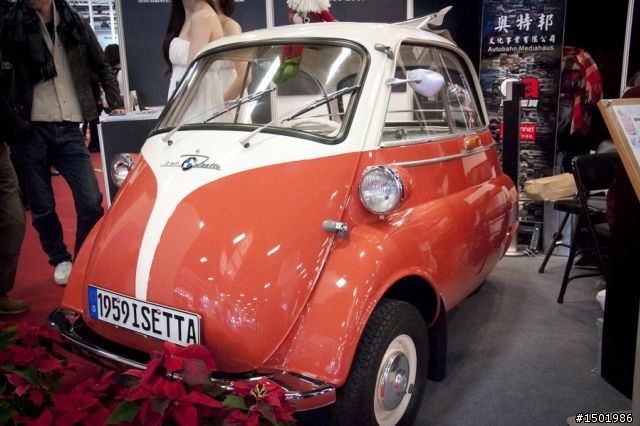 分享一些大家比較有興趣的車與車模- 2012台北車展