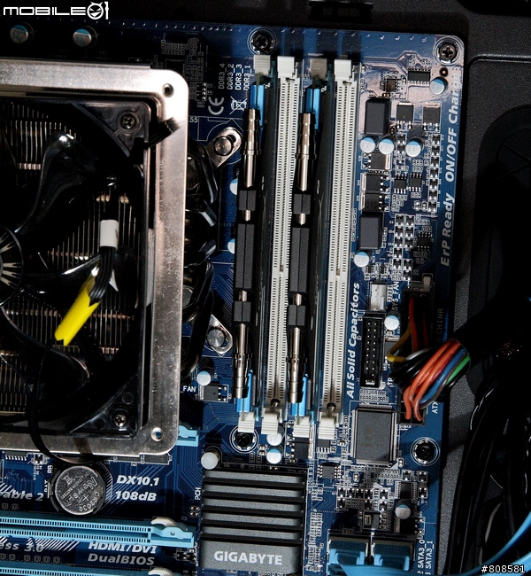更新：分享DDR3-2133快感：Kingston HyperX H2O水冷式記憶體配Z68MA-D2H-B3小板