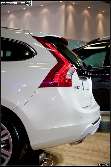 [小惡魔車展特派員]最動感的勁車與凱渥模特兒就在VOLVO !  (圖多)