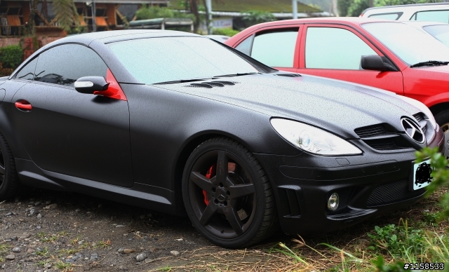 在山上遇見猛獸一台 SLK55AMG 消光黑
