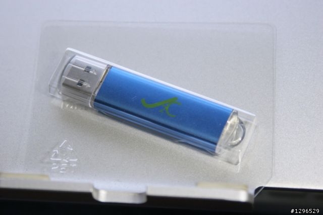 J2C DDR高速隨身碟 32GB 隨手測