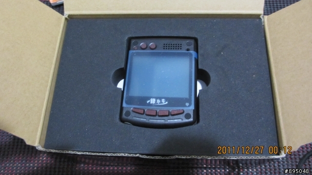 V737W 簡單式開箱!! 新增"韌體圖與影片"