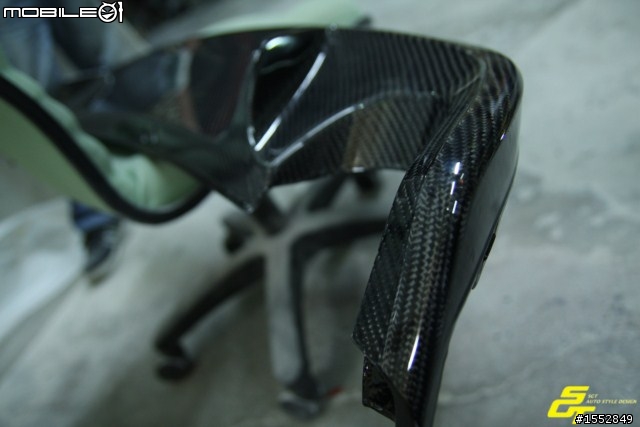 精緻與低調的奢華質感 邁向全車CARBON化 GOLF GTI MK6 [後下擾流篇]