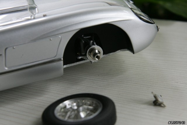(開箱,新增底盤照) CMC M-088 Mercedes-Benz 300 SLR Uhlenhaut Coupe 董事長用車