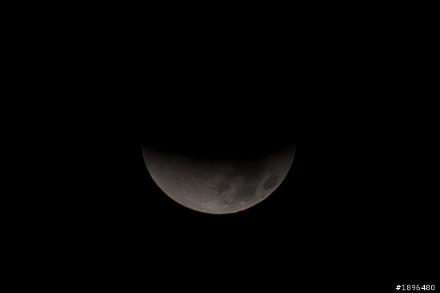 [分享] 2011年的最後一次全月蝕