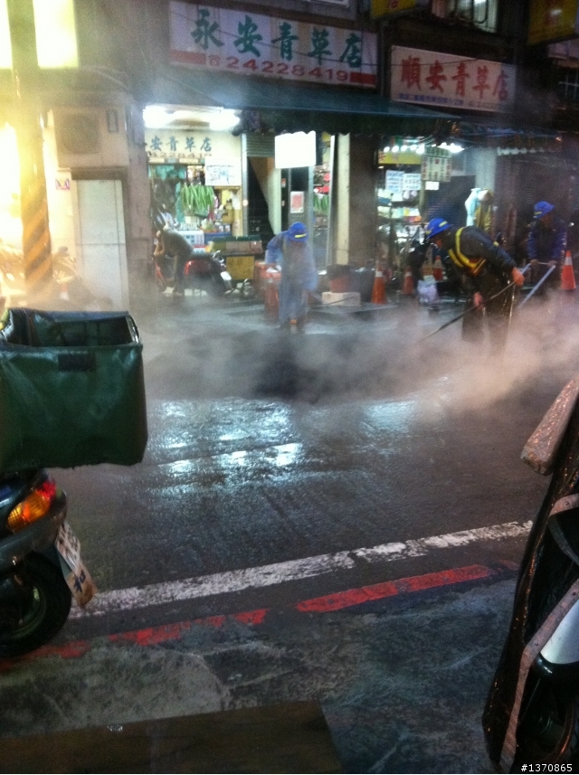 下雨天鋪路.多此一舉?