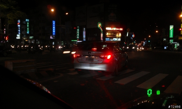 文心路四段路上看到 Luxgen 5 路上試車