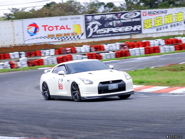 在龍潭賽道和2013年式東瀛戰神NISSAN GT-R的密會(圖多完整版分享)