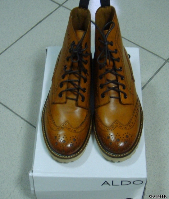 簡單分享-ALDO雕花靴