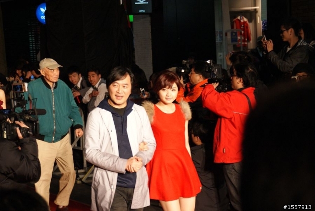 【SUV特技表演 圖多多!】參加痞子英雄首映會，看到趙又廷的英雄車！