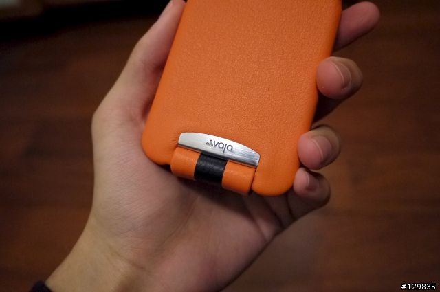 來自布宜諾斯艾利斯頂級皮套 - Vaja iVolution Top SP for iPhone 4/4S