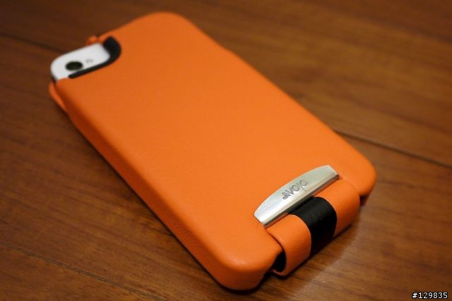 來自布宜諾斯艾利斯頂級皮套 - Vaja iVolution Top SP for iPhone 4/4S