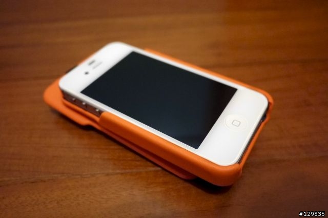 來自布宜諾斯艾利斯頂級皮套 - Vaja iVolution Top SP for iPhone 4/4S