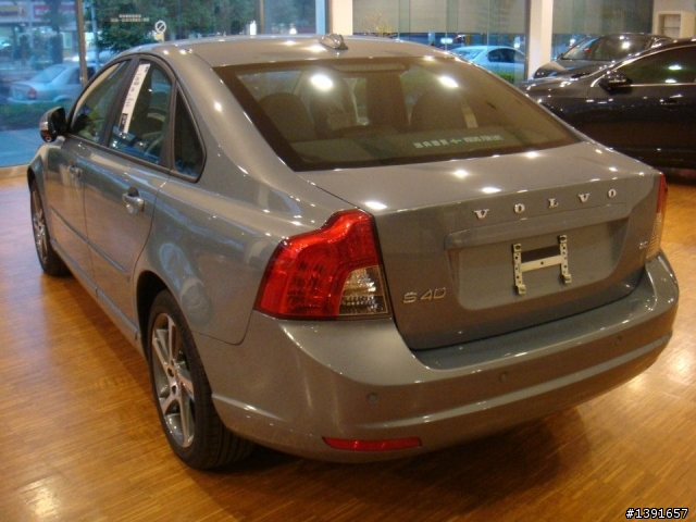 Ｓ６０＋Ｓ４０簡易暫開箱（待Ｓ６０交車後來補上個合照）