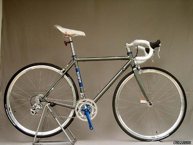 GIANT TRADIST D 可以幫我看一下這台車嗎???  謝謝