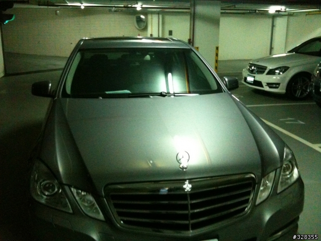 W212 E250 2012 Model 開箱,用 iPhone 3GS 照的,抱歉,畫質很差,改天再用 D90 補拍