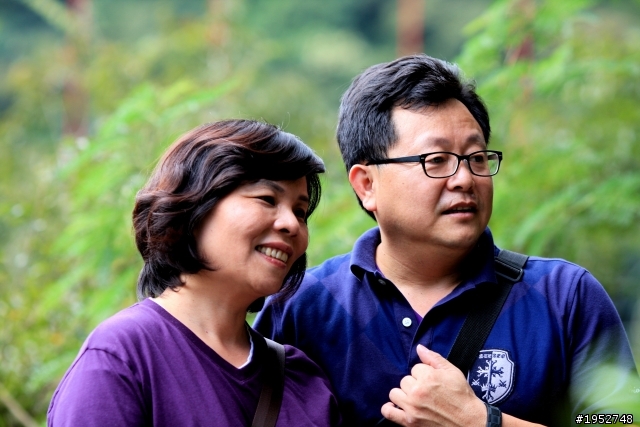 墾求高手能幫我合成婚紗照嗎?一場來不及拍的婚紗照，男主角已經到另一個世界了...