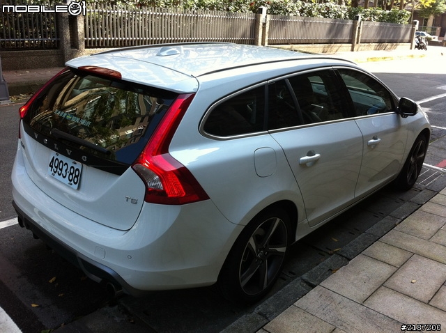 [賞車文]年前試車之VOLVO V60 T5 R DESIGN真的好迷人!!!