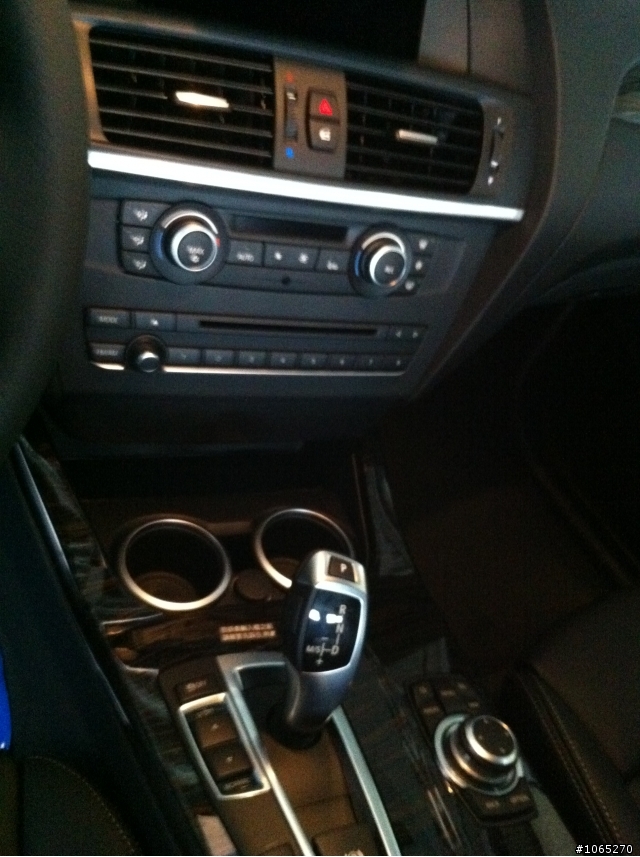 ~BMW X3-3.0 柴油 白色~