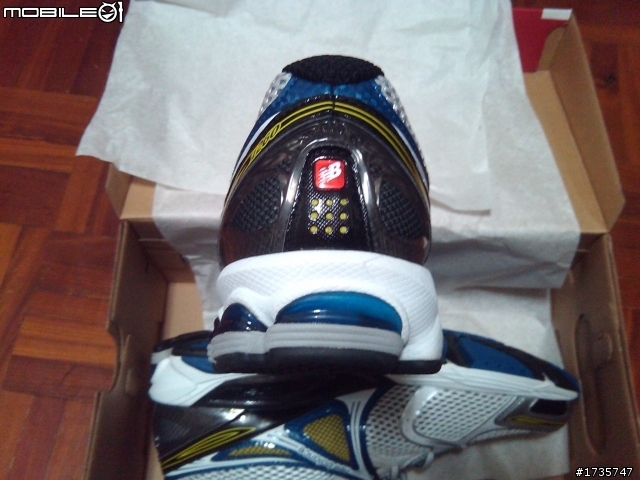 [開箱]NEW BALANCE跑鞋 -M1260WB 2E