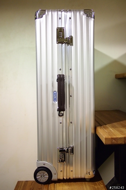 【西西分享】RIMOWA x MMJ全球唯一聯名旅行箱976.70 ClassicFlight