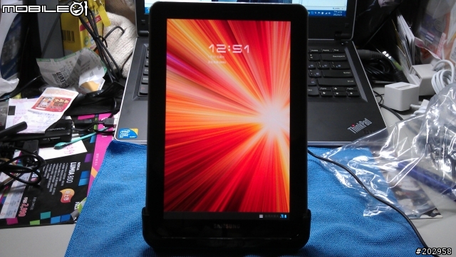 [開箱]Samsung Galaxy Tab 7.7專用Desktop Dock+BookCover