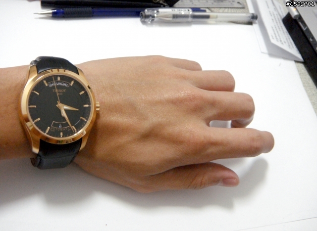 開箱 - 第一支機械表 TISSOT Couturier ( 42p )