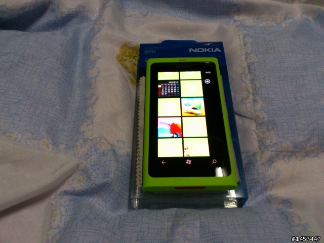 (簡單分享)Nokia Lumia 800  "綠色" 原廠矽膠保護套