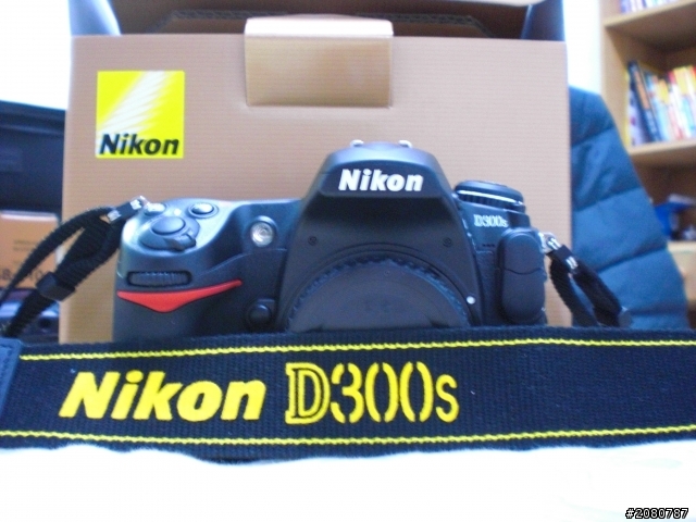 [開箱]18歲還很久之人生第一台單眼D300s+TAMRON 17-50 VC+SB-910