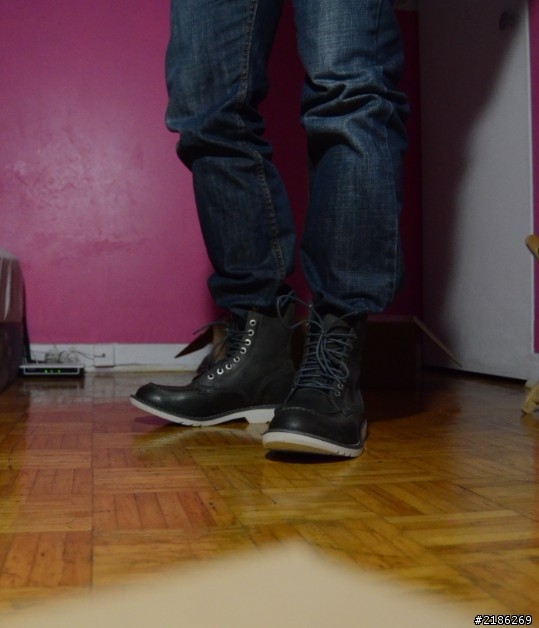 第一對的Timberland...為何要年初一才送來啊...