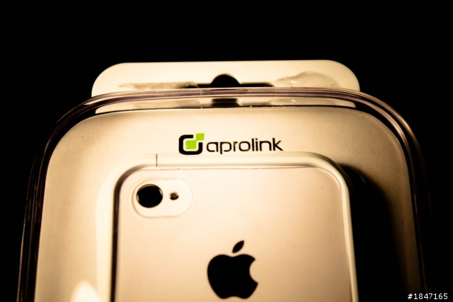 [開箱] Aprolink 白色金屬邊框