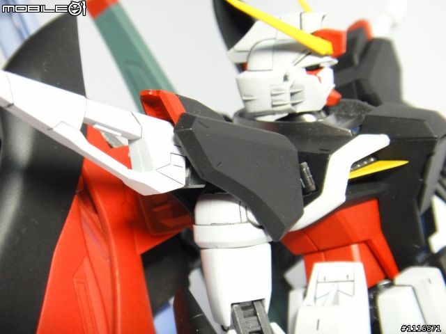 【作品分享】MG 命運鋼彈black異色版