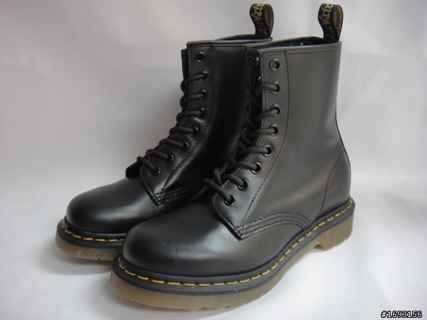 請問dr martens...