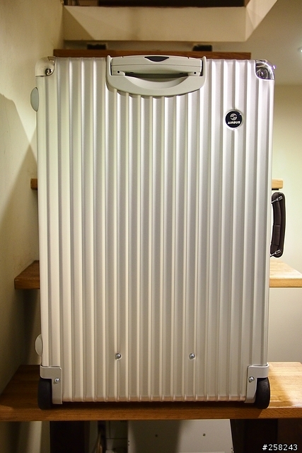 【西西分享】RIMOWA x MMJ全球唯一聯名旅行箱976.70 ClassicFlight
