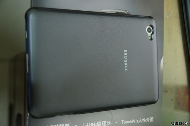 今天買到了Samsung GALAXY Tab 7.7 原廠書本套