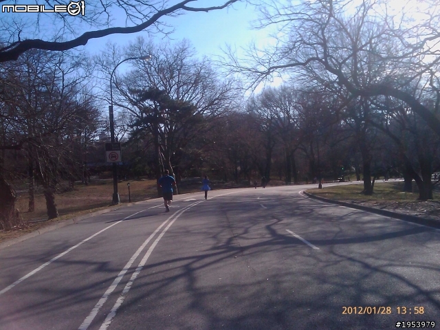 回紐約過年騎車(2)......寒冷中前進.....中央公園(central park)之美!