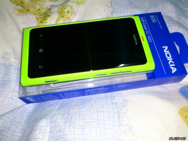 (簡單分享)Nokia Lumia 800  "綠色" 原廠矽膠保護套