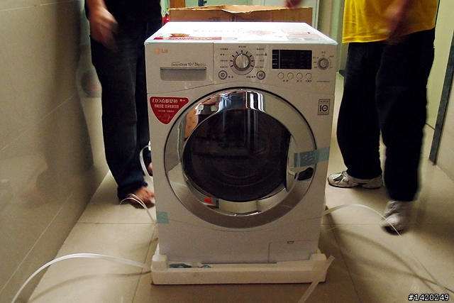 雨天也可以放心洗衣服！LG WD-10RFD變頻洗脫烘滾筒洗衣機極簡分享