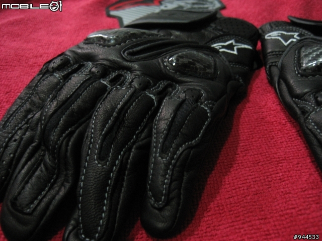 1/27更新皮革油 [開箱]Alpinestars手套─SPS真皮款/carbon護塊