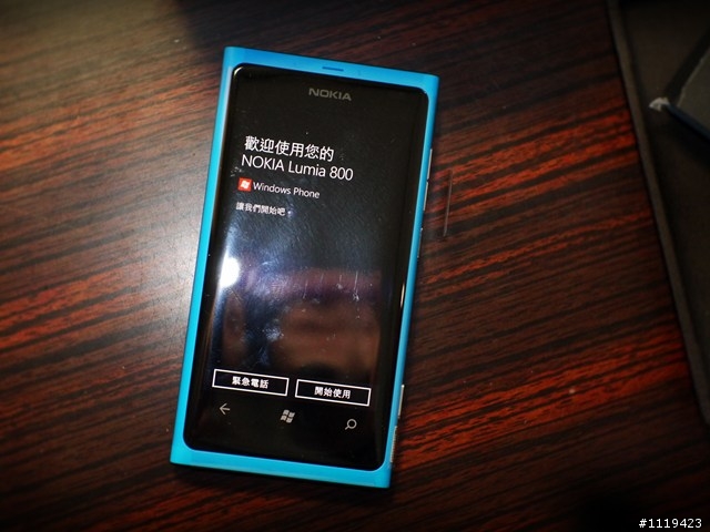 分享喜悅 ^^ 小弟Lumia 800 香噴噴開箱文