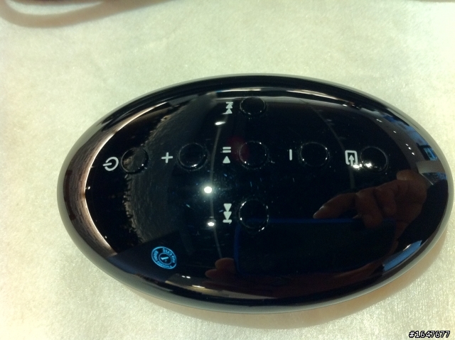 [音響開箱] Bowers & Wilkins B&W Zeppelin air