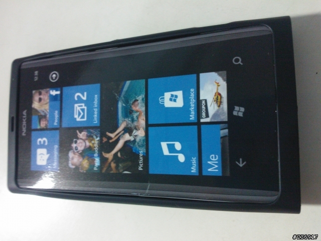 LUMIA 800 黑色原廠果凍套入手