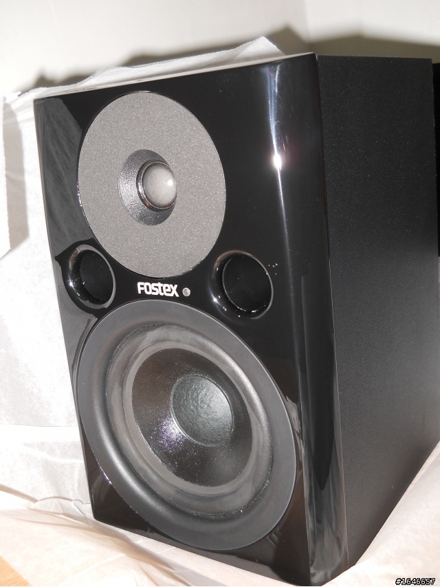 [開箱] 不算新款的入門主動式喇叭新品開箱 FOSTEX PM-0.4n