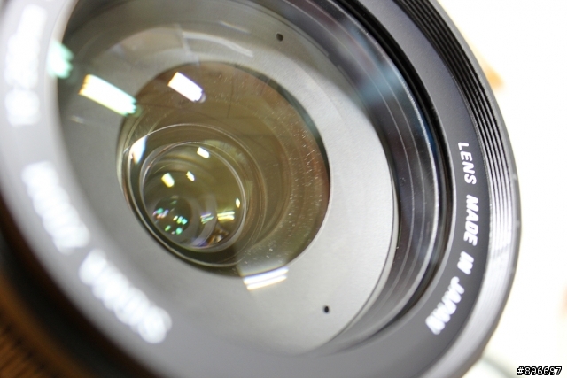（已解決^^）剛買的Sigma 18-250mm 鏡頭內部疑似入塵疑問？
