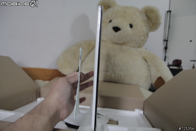 [開箱] 新年新螢幕之 AOC E2343F2 23吋 LED背光超薄螢幕不專業遲開箱