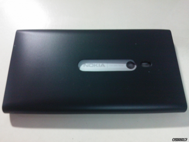 LUMIA 800 黑色原廠果凍套入手